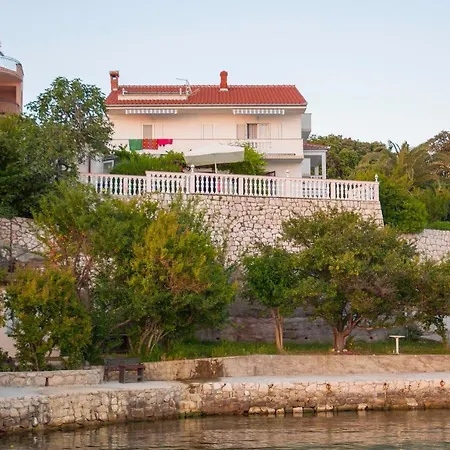 And By The Sea - Gonar, Rab - 16761 Maison d'hôtes 3*