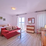 And By The Sea - Gonar - Rab - 16761 招待所 3*